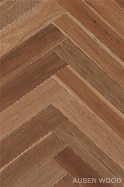 Podłogi z gumy cętkowanej w jodełkę